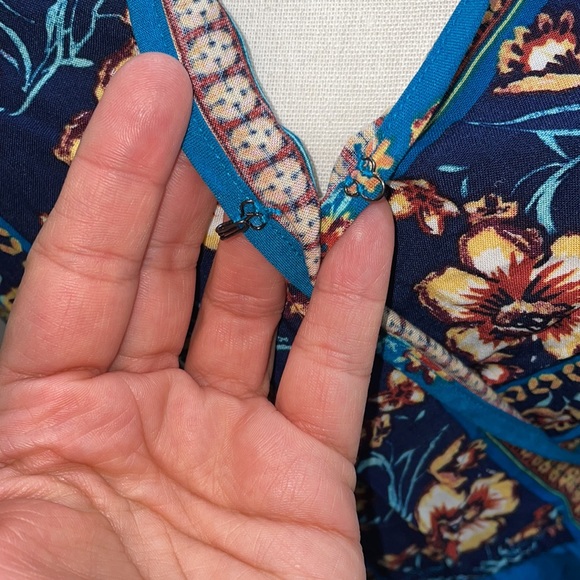 Faux Wrap romper with pockets! New without tags! Bohemian floral - Picture 6 of 6